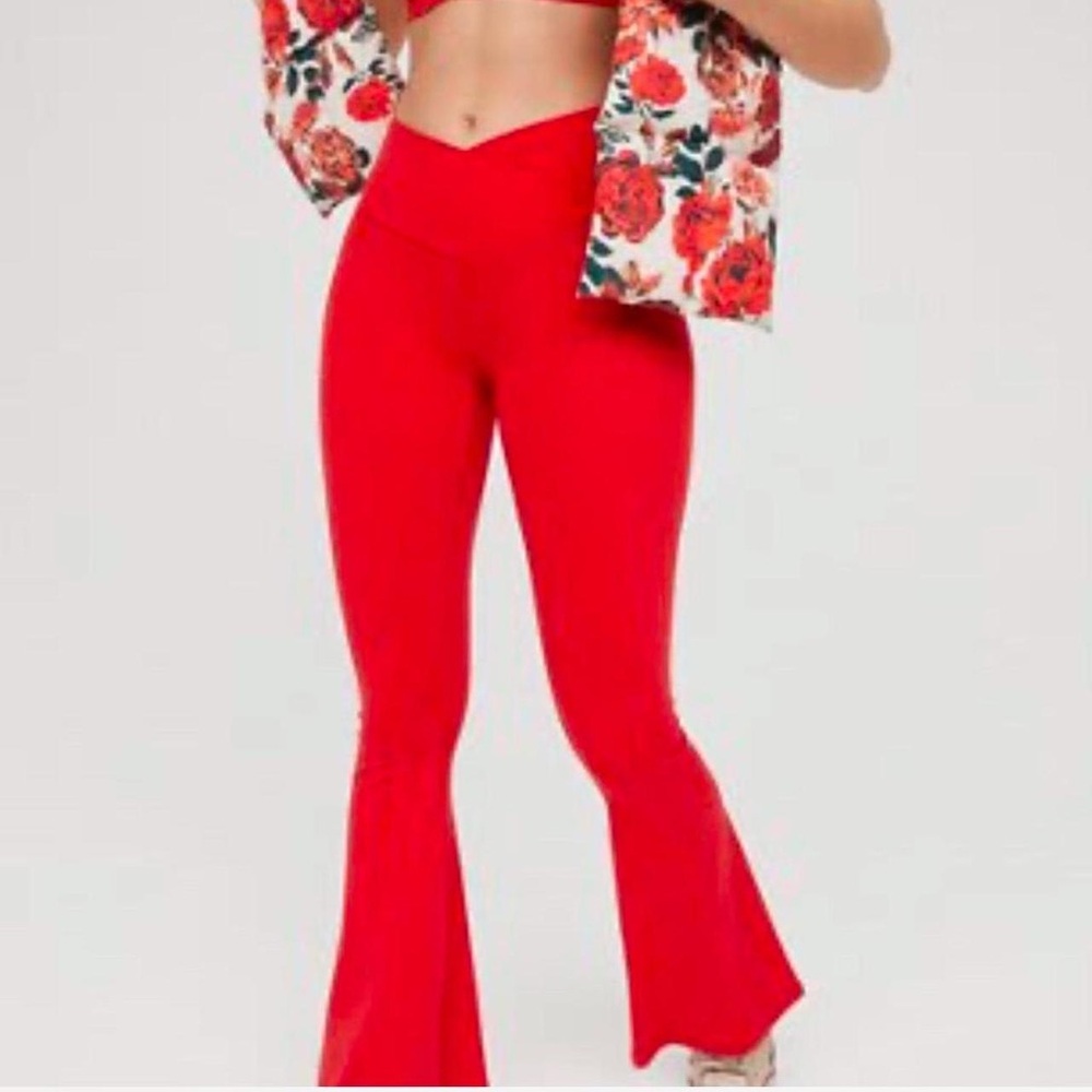 Red Aerie offline crossover flare leggings - medium